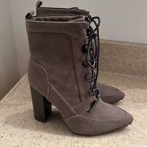 Shoe dazzle brand sure ze 6 Hollander Park style lace up boots. Brand New